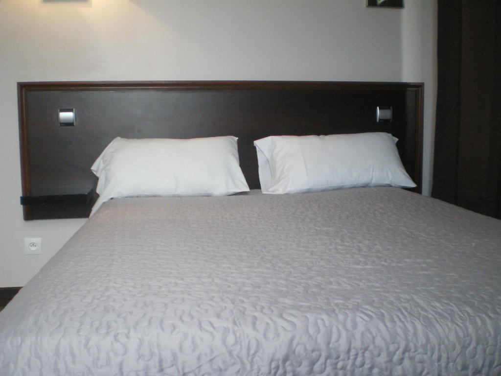 Hotel Le Bellevue - Paris Porte D'Orleans Кашан Стая снимка